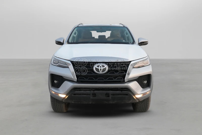 Toyota Fortuner 4x4 - SUV: bilde 2 Toyota Fortuner 4x4 - SUV: bilde 2