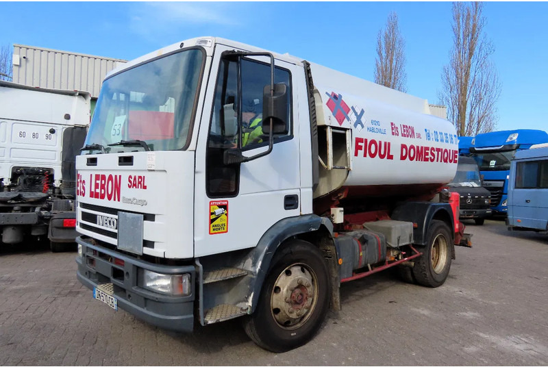 Iveco Eurocargo FUEL (DIESEL/PETROL) 8000 LITERS, COMP: 3500L,1000L, 3500L - Tankbil, Kranbil: bilde 2 Iveco Eurocargo FUEL (DIESEL/PETROL) 8000 LITERS, COMP: 3500L,1000L, 3500L - Tankbil, Kranbil: bilde 2