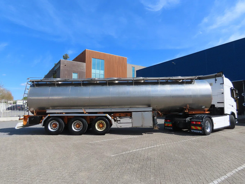Magyar 5 compartments , 32500L FOOD, air susp, (5 DIFFERENT PRODUCTS) !! - Tanksemi: bilde 3 Magyar 5 compartments , 32500L FOOD, air susp, (5 DIFFERENT PRODUCTS) !! - Tanksemi: bilde 3