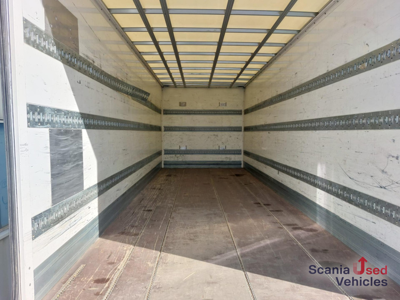 MERCEDES-BENZ Atego 1221 L Koffer Ladebordwand - Skapbil: bilde 4 MERCEDES-BENZ Atego 1221 L Koffer Ladebordwand - Skapbil: bilde 4