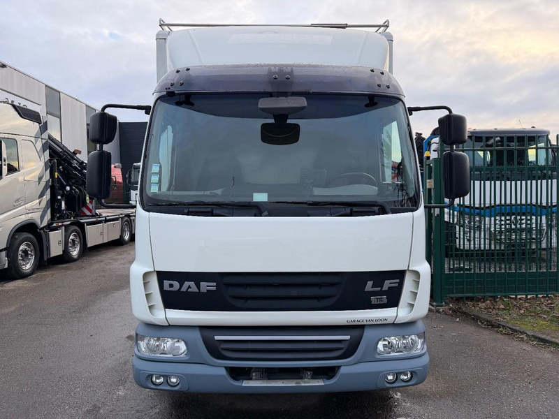 DAF LF 45.210 CLOSED BOX / KOFFER - *144.000km* - EEV - BOX 5m50 x 2m49 x 2m38 - TAILLIFT - A/C - CAMERA - TOP BE TRUCK - Skapbil: bilde 2 DAF LF 45.210 CLOSED BOX / KOFFER - *144.000km* - EEV - BOX 5m50 x 2m49 x 2m38 - TAILLIFT - A/C - CAMERA - TOP BE TRUCK - Skapbil: bilde 2