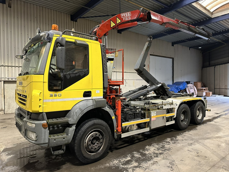 Iveco TRAKKER 350 6x4 HOOKLIFT + CRANE FASSI F120.22 (5/6 F) - *342.000km* - STEEL SPRING / BIG AXLES - AS TRONIC AUTOMATIC GEARBOX - Krokbil, Kranbil: bilde 3 Iveco TRAKKER 350 6x4 HOOKLIFT + CRANE FASSI F120.22 (5/6 F) - *342.000km* - STEEL SPRING / BIG AXLES - AS TRONIC AUTOMATIC GEARBOX - Krokbil, Kranbil: bilde 3