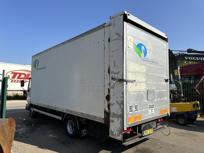 Renault MIDLUM 180 DCI 10T - CLOSED BOX 6.5m x 2.47m x 2.52m - E3 - AIR SUSPENSION - MANUAL - FR TRUCK - Skapbil: bilde 4 Renault MIDLUM 180 DCI 10T - CLOSED BOX 6.5m x 2.47m x 2.52m - E3 - AIR SUSPENSION - MANUAL - FR TRUCK - Skapbil: bilde 4