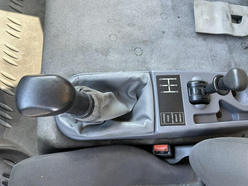 Skapbil Renault MIDLUM 180 DCI 10T - CLOSED BOX 6.5m x 2.47m x 2.52m - E3 - AIR SUSPENSION - MANUAL - FR TRUCK: bilde 19 Skapbil Renault MIDLUM 180 DCI 10T - CLOSED BOX 6.5m x 2.47m x 2.52m - E3 - AIR SUSPENSION - MANUAL - FR TRUCK: bilde 19