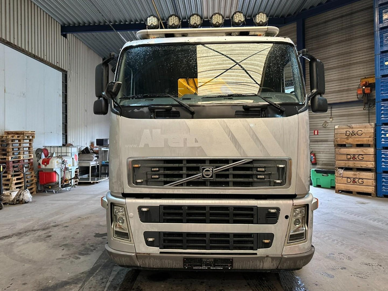 Volvo FH12-420 8x4 HOOKLIFT AJK + CRANE EFFER 250 - 3S - RADIO - TRIDEM LIFT + STEERING AXLE - I SHIFT - BE TRUCK - Krokbil, Kranbil: bilde 2 Volvo FH12-420 8x4 HOOKLIFT AJK + CRANE EFFER 250 - 3S - RADIO - TRIDEM LIFT + STEERING AXLE - I SHIFT - BE TRUCK - Krokbil, Kranbil: bilde 2