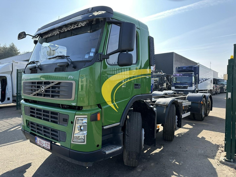Volvo FM 340 8x2 CHASSIS (7m35) - LIFT+STEERING AXLE - MANUAL GEARBOX - EURO 3 - TÜV 05/2025 - BE TRUCK - Chassis lastebil: bilde 4 Volvo FM 340 8x2 CHASSIS (7m35) - LIFT+STEERING AXLE - MANUAL GEARBOX - EURO 3 - TÜV 05/2025 - BE TRUCK - Chassis lastebil: bilde 4