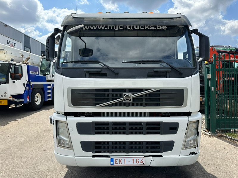 Volvo FM 450 6x2 19.000L - 5 COMP. FUEL TANKER / CITERNE - LIFT + STEERING AXLE - EURO 5 - - Tankbil: bilde 2 Volvo FM 450 6x2 19.000L - 5 COMP. FUEL TANKER / CITERNE - LIFT + STEERING AXLE - EURO 5 - - Tankbil: bilde 2