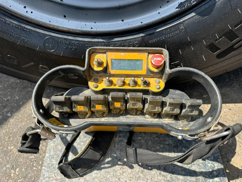 Planbil, Kranbil Volvo FMX 330 8x4 TRIDEM PRITSCHE + KRAN EFFER 265 / 6S - PLATFORM 7m50 - EURO 6 - RADIO - *473.000km* - TÜV 05/2026 - BE TRUCK: bilde 14 Planbil, Kranbil Volvo FMX 330 8x4 TRIDEM PRITSCHE + KRAN EFFER 265 / 6S - PLATFORM 7m50 - EURO 6 - RADIO - *473.000km* - TÜV 05/2026 - BE TRUCK: bilde 14