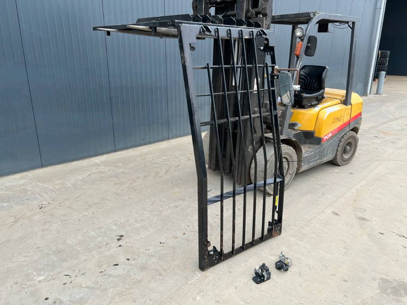 Cat 312D / 315D / 319D / 320D / 324D / 329D / 330D / 3 - Førerhus og interiør for Bygg og anlegg: bilde 1 Cat 312D / 315D / 319D / 320D / 324D / 329D / 330D / 3 - Førerhus og interiør for Bygg og anlegg: bilde 1