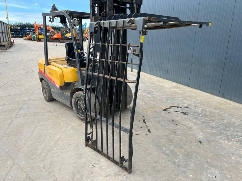 Cat 312D / 315D / 319D / 320D / 324D / 329D / 330D / 3 - Førerhus og interiør for Bygg og anlegg: bilde 1 Cat 312D / 315D / 319D / 320D / 324D / 329D / 330D / 3 - Førerhus og interiør for Bygg og anlegg: bilde 1