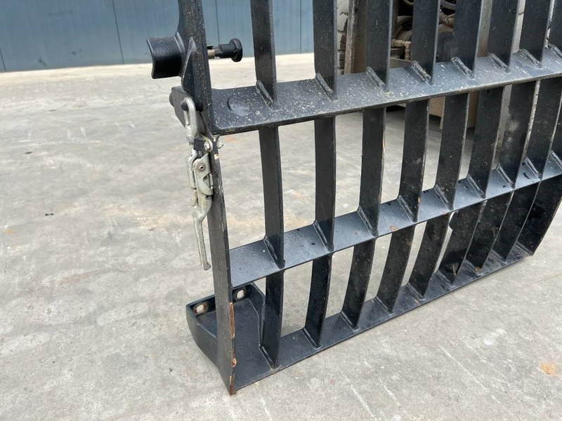 Cat M313D / M315D / M316D / M318D / M322D / M325D - Førerhus og interiør for Bygg og anlegg: bilde 4 Cat M313D / M315D / M316D / M318D / M322D / M325D - Førerhus og interiør for Bygg og anlegg: bilde 4