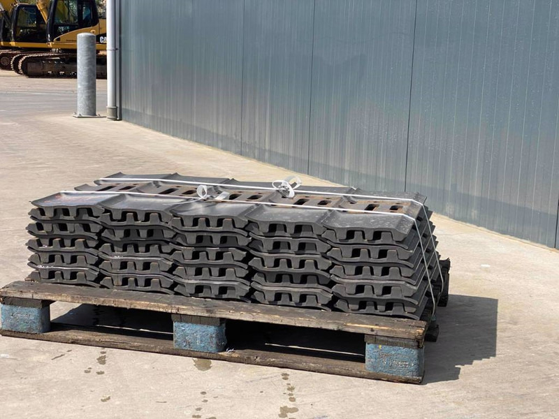 Hitachi EX270 / EX300 / EX310 Shoes/Pads - Ramme/ Chassis for Bygg og anlegg: bilde 5 Hitachi EX270 / EX300 / EX310 Shoes/Pads - Ramme/ Chassis for Bygg og anlegg: bilde 5