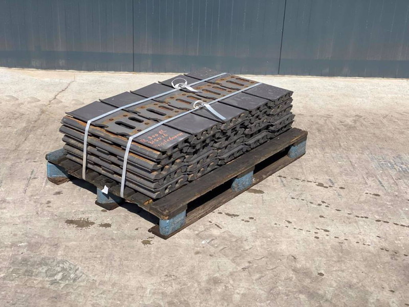 Hitachi EX270 / EX300 / EX310 Shoes/Pads - Ramme/ Chassis for Bygg og anlegg: bilde 1 Hitachi EX270 / EX300 / EX310 Shoes/Pads - Ramme/ Chassis for Bygg og anlegg: bilde 1