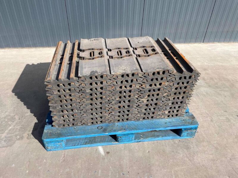 Hyundai R210 / R215 / R220 / R235 / R250 / R260 - Ramme/ Chassis for Bygg og anlegg: bilde 4 Hyundai R210 / R215 / R220 / R235 / R250 / R260 - Ramme/ Chassis for Bygg og anlegg: bilde 4