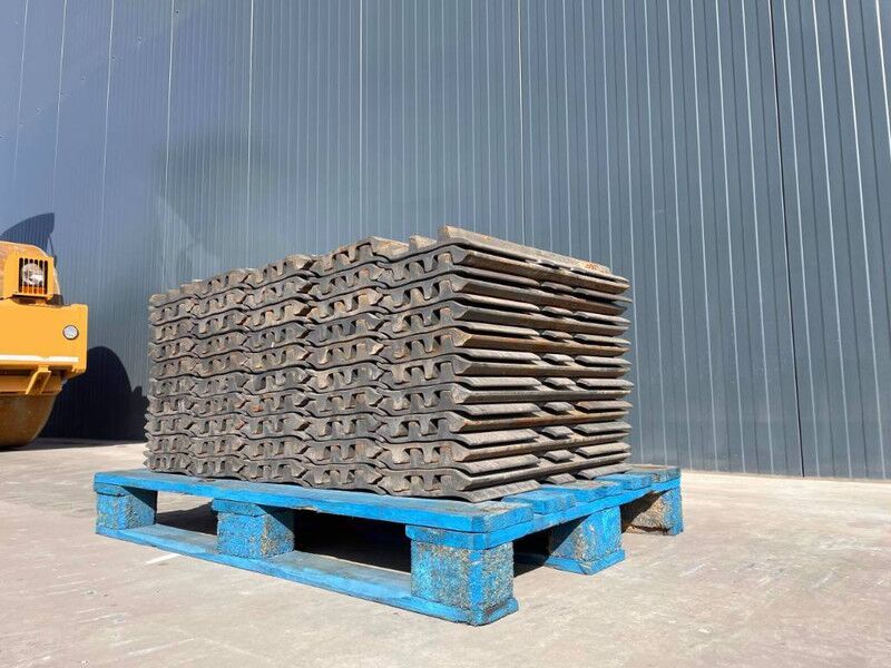 Hyundai R210 / R215 / R220 / R235 / R250 / R260 - Ramme/ Chassis for Bygg og anlegg: bilde 2 Hyundai R210 / R215 / R220 / R235 / R250 / R260 - Ramme/ Chassis for Bygg og anlegg: bilde 2