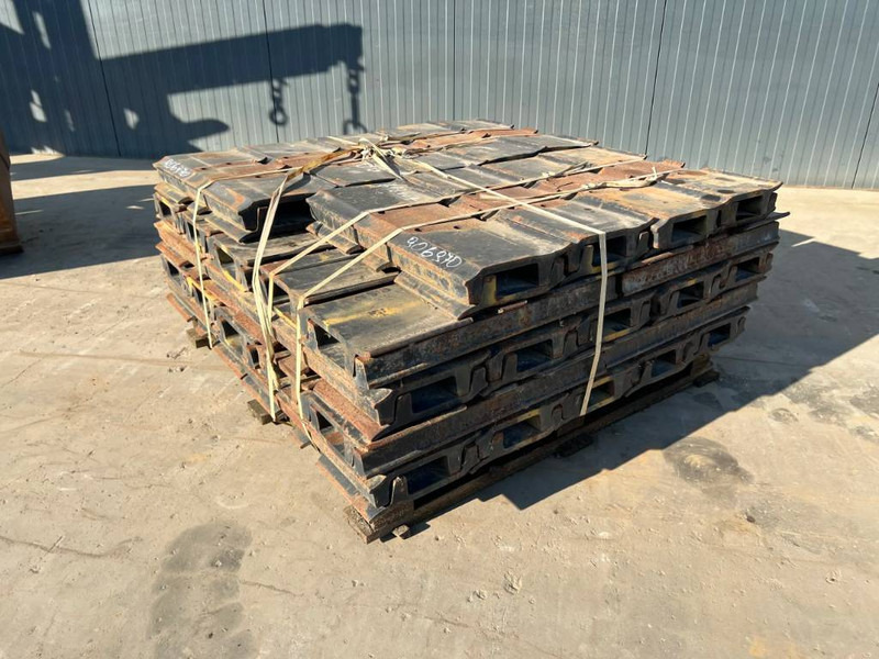 Cat 330C / 330D / 336D / 336E / 336F Shoes - Utstyr for Bygg og anlegg: bilde 1 Cat 330C / 330D / 336D / 336E / 336F Shoes - Utstyr for Bygg og anlegg: bilde 1