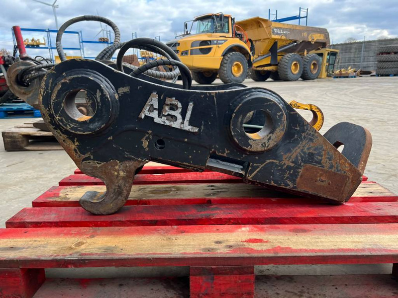 Volvo S1 - 323D - Hurtigkobling for Bygg og anlegg: bilde 4 Volvo S1 - 323D - Hurtigkobling for Bygg og anlegg: bilde 4