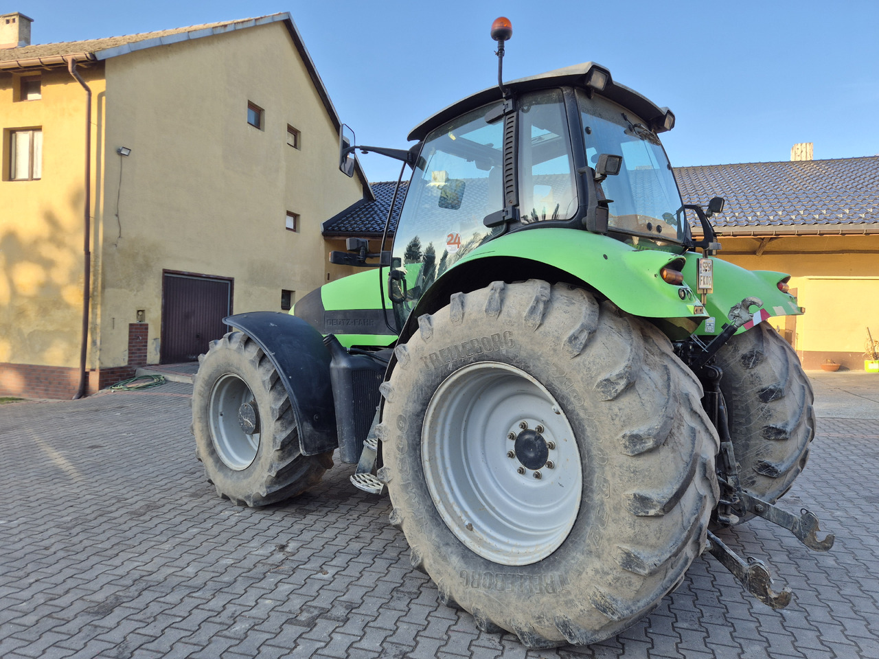 DEUTZ-FAHR Agrotron M650 - Traktor: bilde 4 DEUTZ-FAHR Agrotron M650 - Traktor: bilde 4