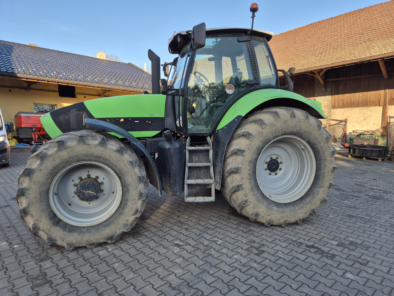 DEUTZ-FAHR Agrotron M650 - Traktor: bilde 3 DEUTZ-FAHR Agrotron M650 - Traktor: bilde 3
