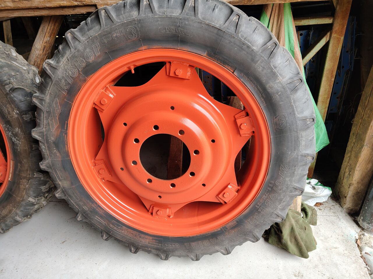 Kleber, Taurus 11.2 R32 (270/95 R32), 9.5 R48 - Komplett hjul for Landbruksteknikk: bilde 4 Kleber, Taurus 11.2 R32 (270/95 R32), 9.5 R48 - Komplett hjul for Landbruksteknikk: bilde 4