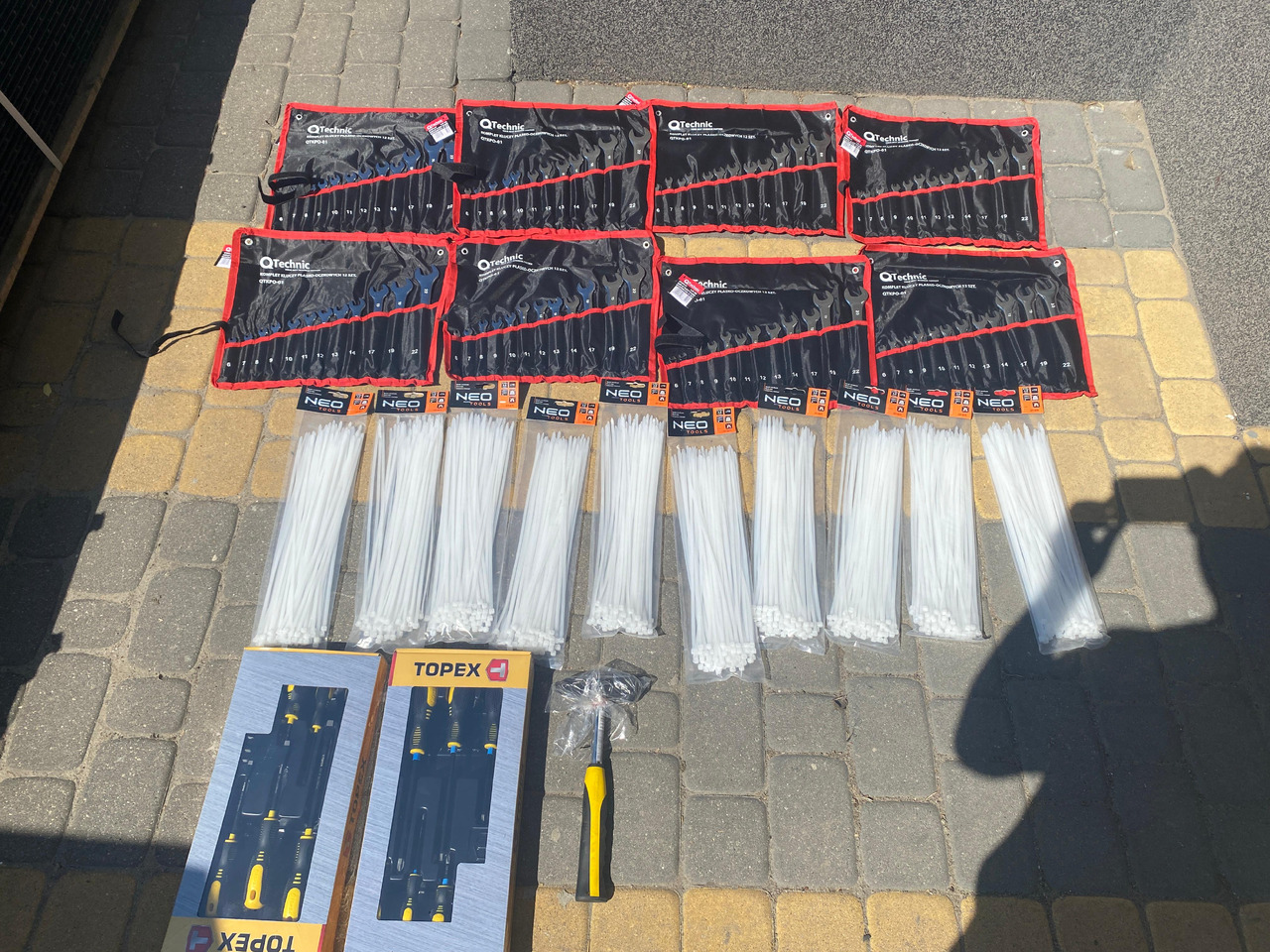 Neo Tools, Qtechnic narzedzia, klucze, opaski, młotek - Verkstedutstyr: bilde 1 Neo Tools, Qtechnic narzedzia, klucze, opaski, młotek - Verkstedutstyr: bilde 1