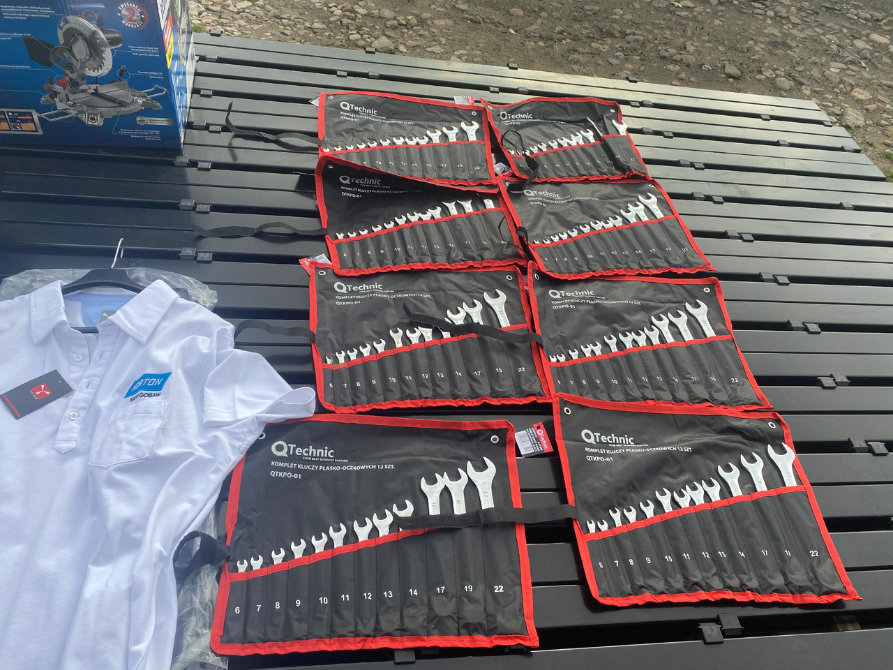 Norton, Dedra ukośnica, zestaw kluczy, lampa z czujnikiem, koszulka Polo - Verktøy/ Utstyr: bilde 3 Norton, Dedra ukośnica, zestaw kluczy, lampa z czujnikiem, koszulka Polo - Verktøy/ Utstyr: bilde 3