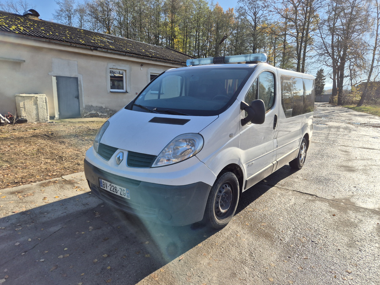RENAULT Trafic 2.0 dCi 115 KM - Ambulanse: bilde 4 RENAULT Trafic 2.0 dCi 115 KM - Ambulanse: bilde 4