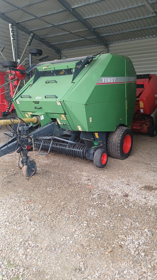 Fendt 2600V - Rundballepresse: bilde 1 Fendt 2600V - Rundballepresse: bilde 1