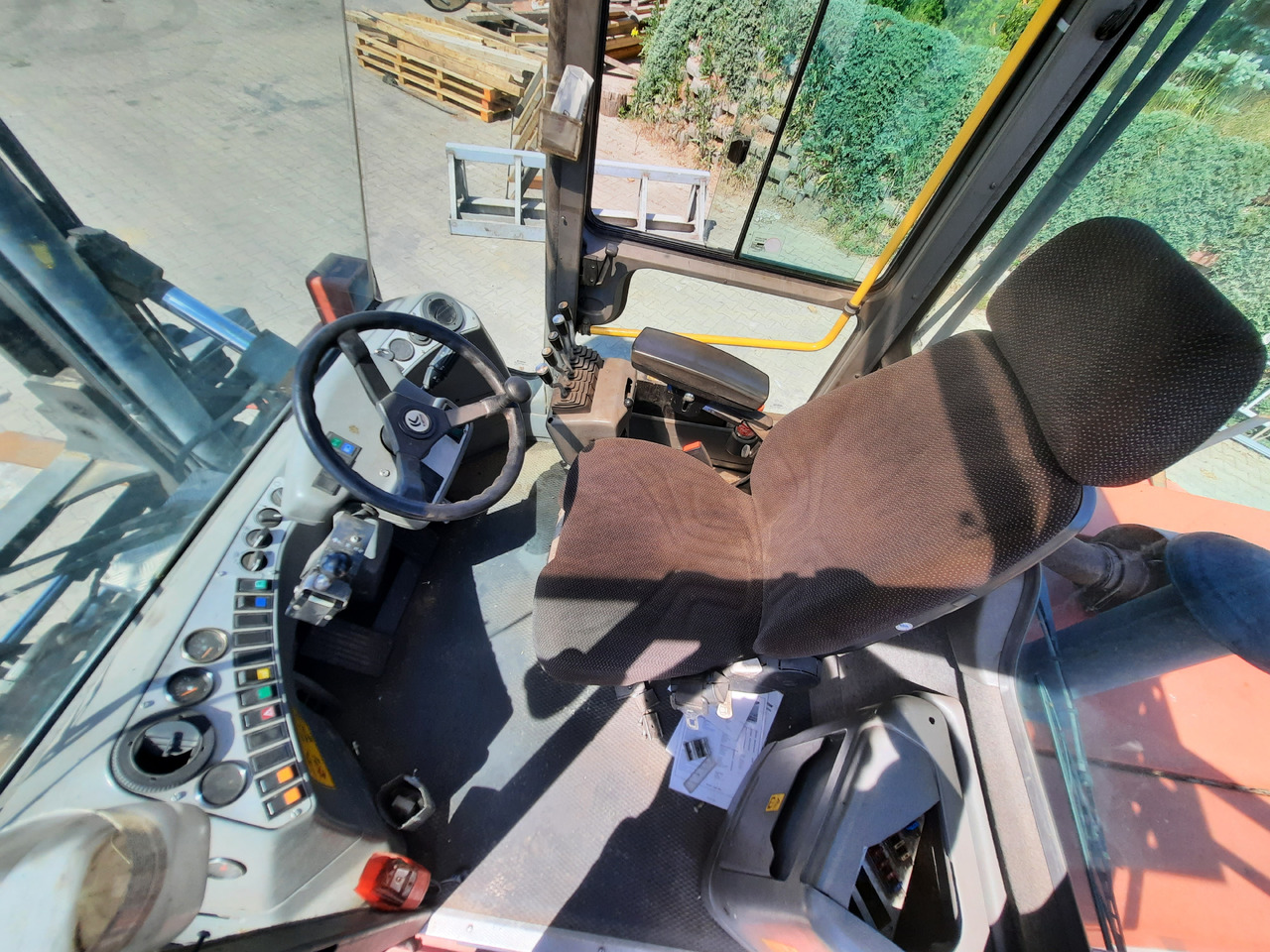 Kalmar DCD 100-6 - Dieseltruck: bilde 4 Kalmar DCD 100-6 - Dieseltruck: bilde 4