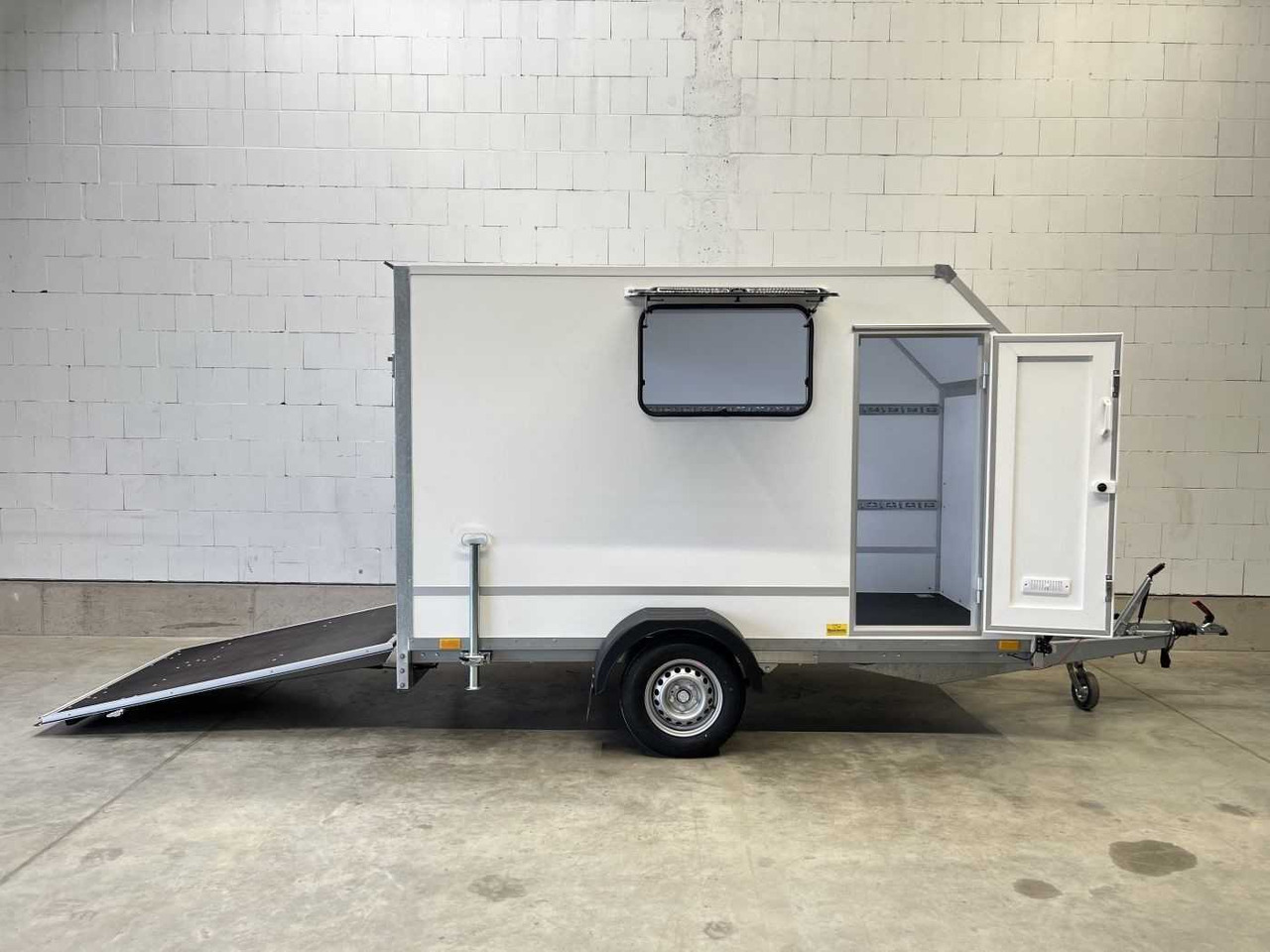 BLYSS F1330HD Seitentür,Fenster,Aero Kofferanhänger - Skaphenger: bilde 1 BLYSS F1330HD Seitentür,Fenster,Aero Kofferanhänger - Skaphenger: bilde 1