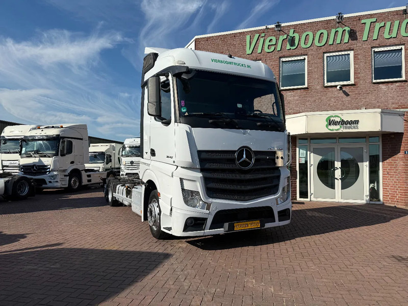 Mercedes-Benz Actros Actros 2542LL 6X2 BDF / ACC / AHK/ TUV 8-2026 / NL TRUCK - Container-transport/ Vekselflak lastebil: bilde 1 Mercedes-Benz Actros Actros 2542LL 6X2 BDF / ACC / AHK/ TUV 8-2026 / NL TRUCK - Container-transport/ Vekselflak lastebil: bilde 1