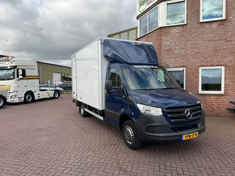 Mercedes-Benz Sprinter Sprinter 515CDI bakwagen met klep / automaat / MBUX /Navi / Airco / Camera / Top - Varebil med skap: bilde 1 Mercedes-Benz Sprinter Sprinter 515CDI bakwagen met klep / automaat / MBUX /Navi / Airco / Camera / Top - Varebil med skap: bilde 1