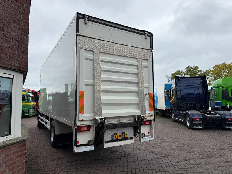 Volvo FM 260 FM9-260 4X2 / Schaltgetriebe / Koffer mit Ladebordwand / Schaltgetriebe / Euro3 - Skapbil: bilde 3 Volvo FM 260 FM9-260 4X2 / Schaltgetriebe / Koffer mit Ladebordwand / Schaltgetriebe / Euro3 - Skapbil: bilde 3