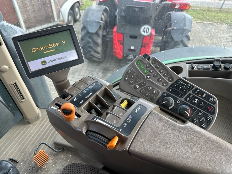 John Deere 8260R AutoPowr - Traktor: bilde 3 John Deere 8260R AutoPowr - Traktor: bilde 3