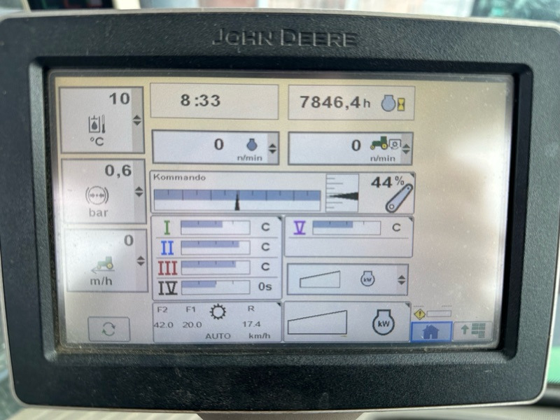 John Deere 8260R AutoPowr - Traktor: bilde 2 John Deere 8260R AutoPowr - Traktor: bilde 2