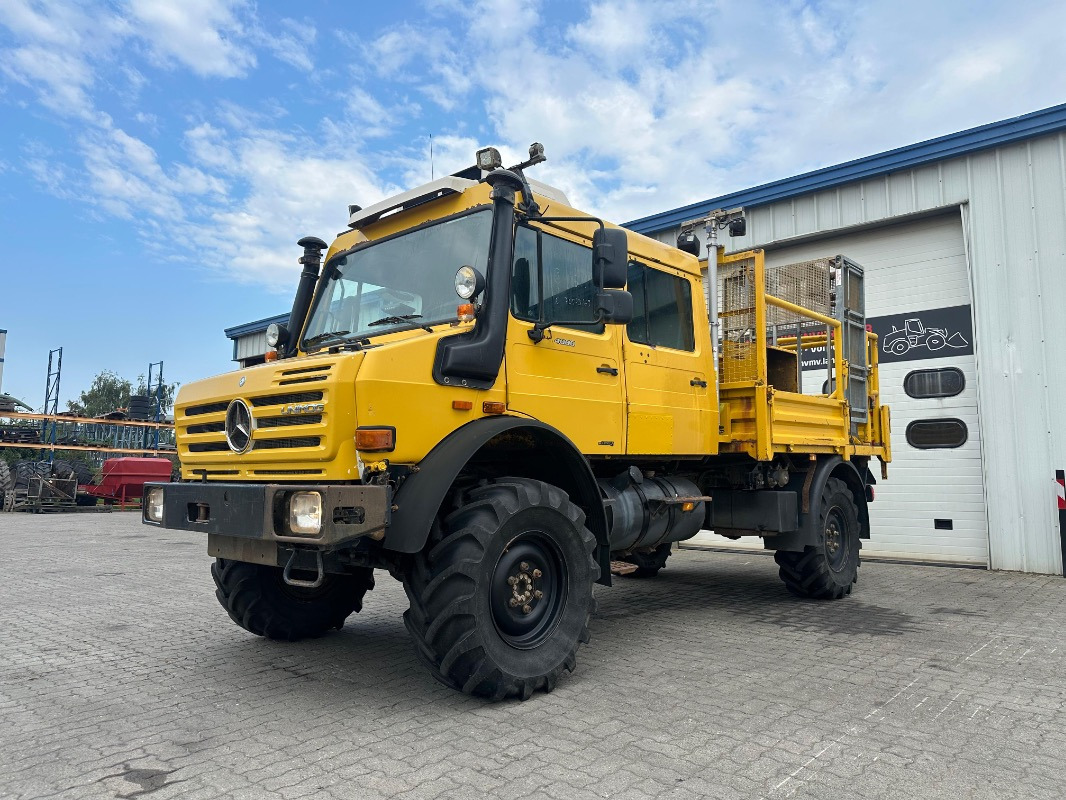 Mercedes-Benz U 4000 - Traktor: bilde 1 Mercedes-Benz U 4000 - Traktor: bilde 1