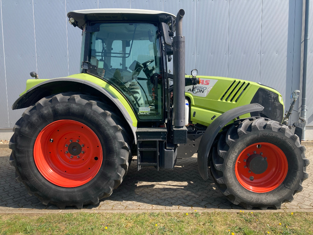 CLAAS Arion 650 CMATIC - Traktor: bilde 1 CLAAS Arion 650 CMATIC - Traktor: bilde 1