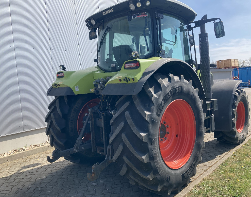 CLAAS Arion 650 CMATIC - Traktor: bilde 2 CLAAS Arion 650 CMATIC - Traktor: bilde 2