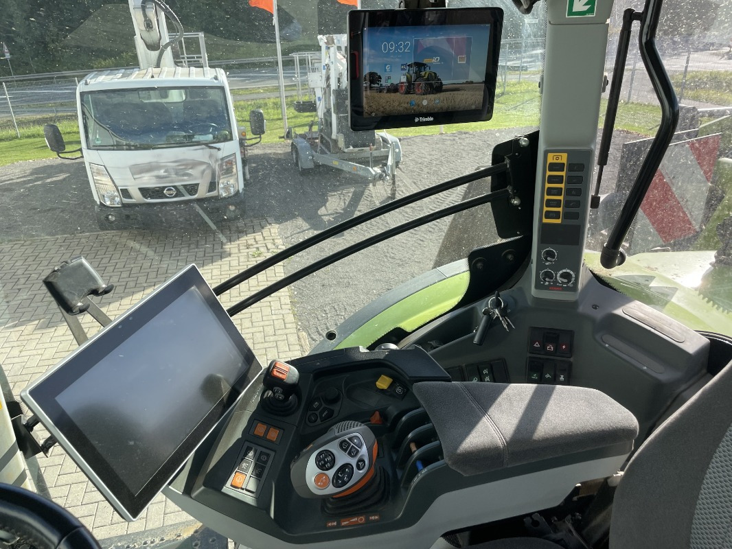 CLAAS Arion 660 CMATIC - Traktor: bilde 5 CLAAS Arion 660 CMATIC - Traktor: bilde 5