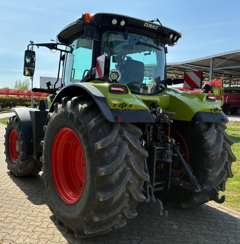 CLAAS Arion 660 CMATIC - Traktor: bilde 3 CLAAS Arion 660 CMATIC - Traktor: bilde 3