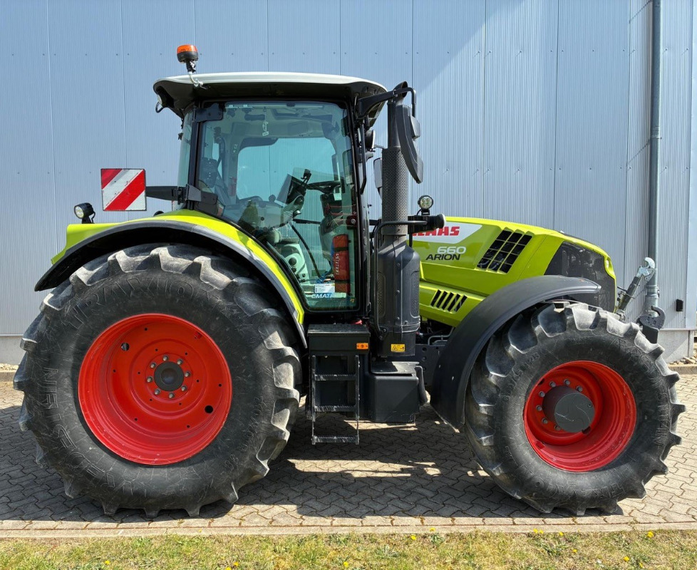 CLAAS Arion 660 CMATIC - Traktor: bilde 1 CLAAS Arion 660 CMATIC - Traktor: bilde 1