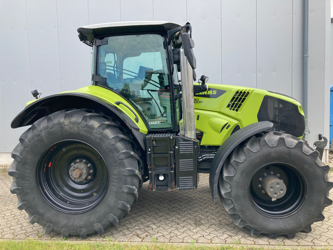 CLAAS Axion 830 CMATIC - Traktor: bilde 1 CLAAS Axion 830 CMATIC - Traktor: bilde 1