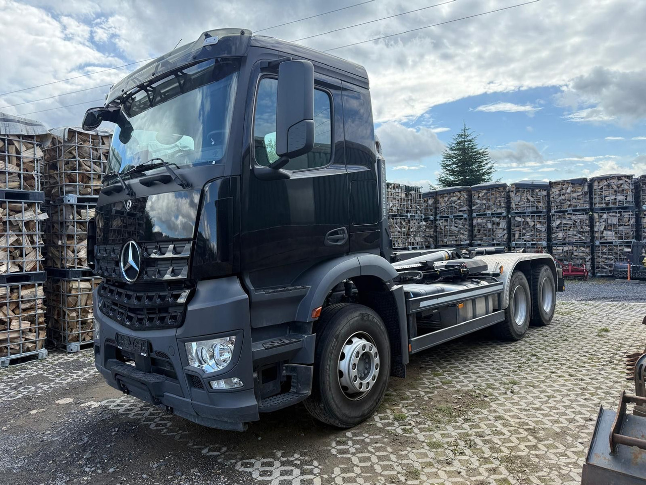 Mercedes-Benz Arocs 5 2648 Meiller Hakenlift 21-60 neuwertig - Krokbil: bilde 1 Mercedes-Benz Arocs 5 2648 Meiller Hakenlift 21-60 neuwertig - Krokbil: bilde 1