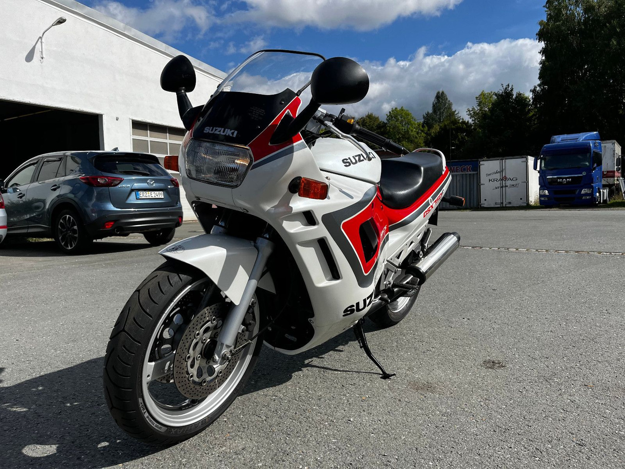 Suzuki GSX 750 - Motorsykkel: bilde 2 Suzuki GSX 750 - Motorsykkel: bilde 2