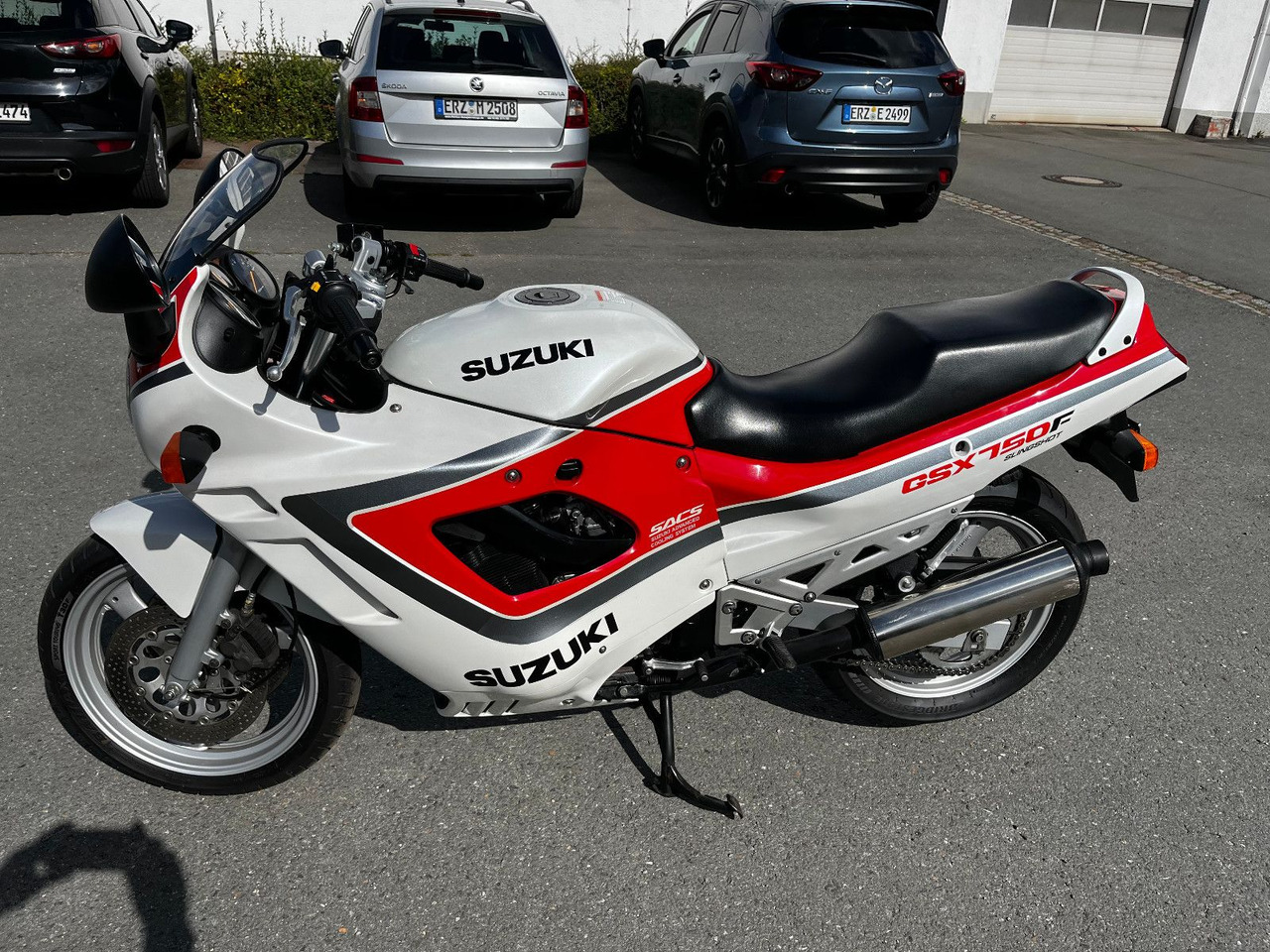 Suzuki GSX 750 - Motorsykkel: bilde 3 Suzuki GSX 750 - Motorsykkel: bilde 3