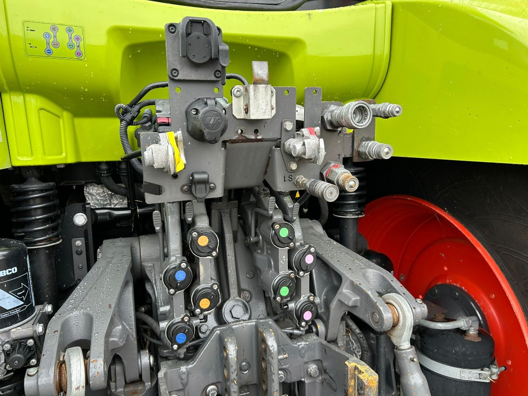 CLAAS Arion 660 - Traktor: bilde 4 CLAAS Arion 660 - Traktor: bilde 4