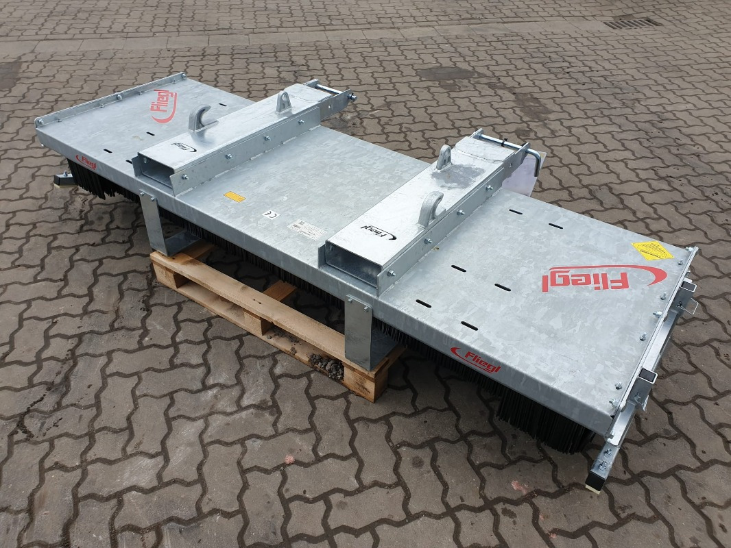 Fliegl Kehrbesen Löwe 3,00m* - Slåmaskin: bilde 3 Fliegl Kehrbesen Löwe 3,00m* - Slåmaskin: bilde 3