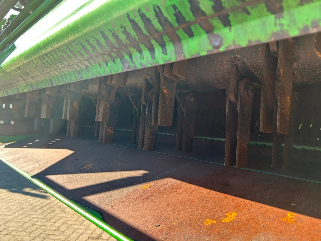 John Deere T660 - Skurtresker: bilde 2 John Deere T660 - Skurtresker: bilde 2