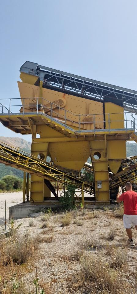 200 t 4 Decksiebmaschine mit prallbrecher - Sikteverk: bilde 1 200 t 4 Decksiebmaschine mit prallbrecher - Sikteverk: bilde 1