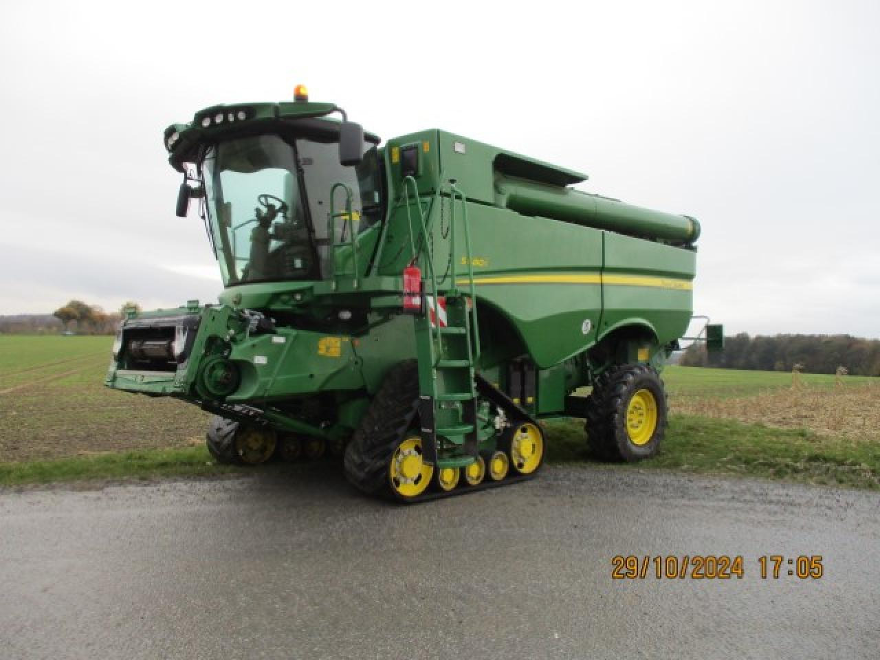 John Deere s680I - Skurtresker: bilde 1 John Deere s680I - Skurtresker: bilde 1